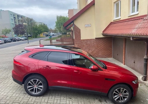 Jaguar F-Pace cena 113900 przebieg: 198000, rok produkcji 2018 z Tczew małe 106